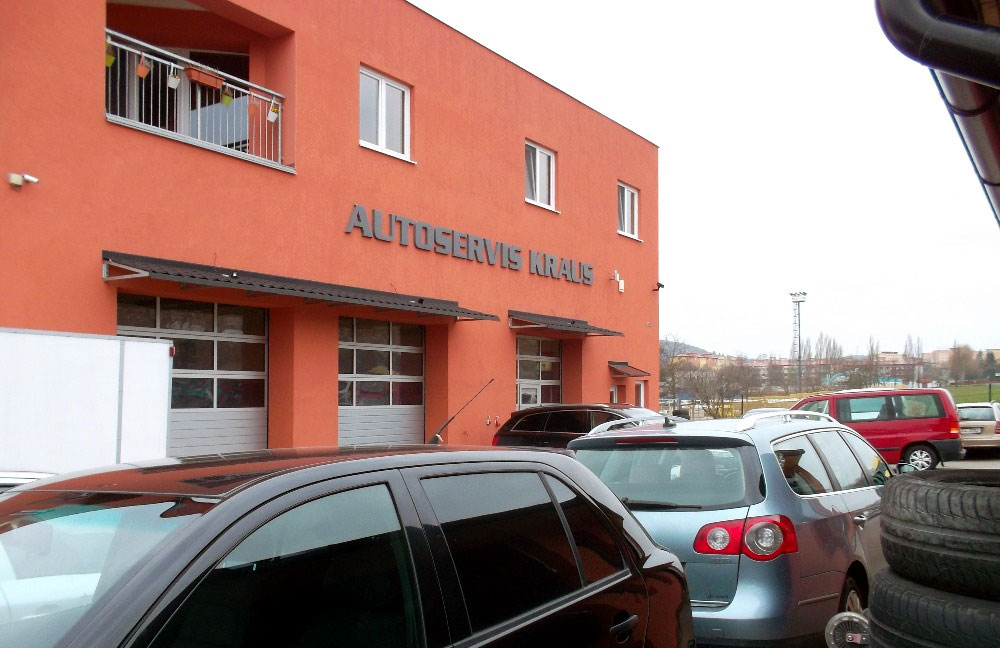 Budova autoservisu Kraus v Mostě